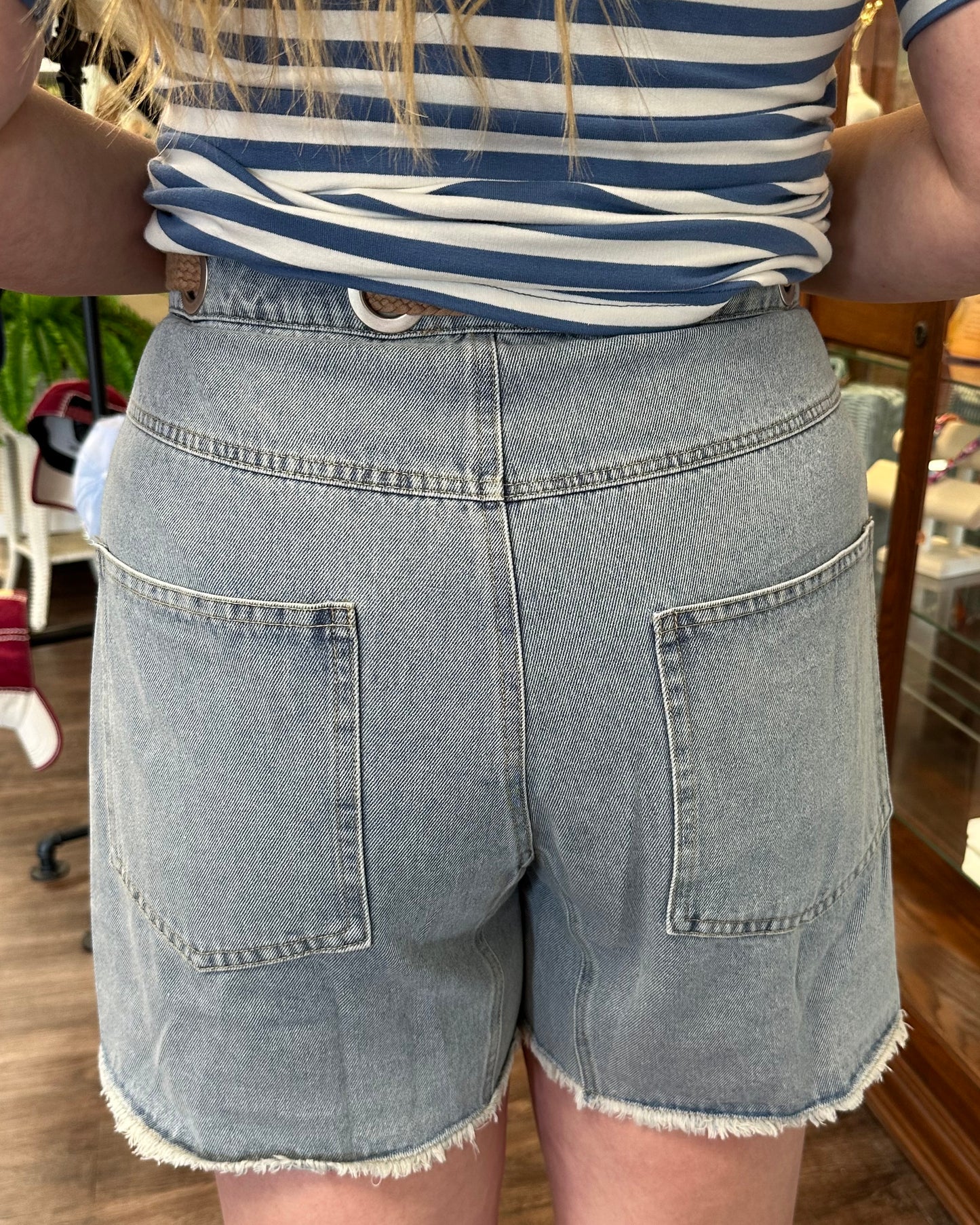 High Waisted Frayed Hem Shorts