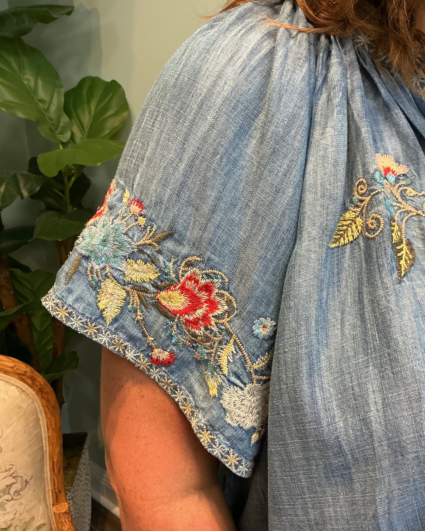 Embroidered Floral Notch V-neck Top