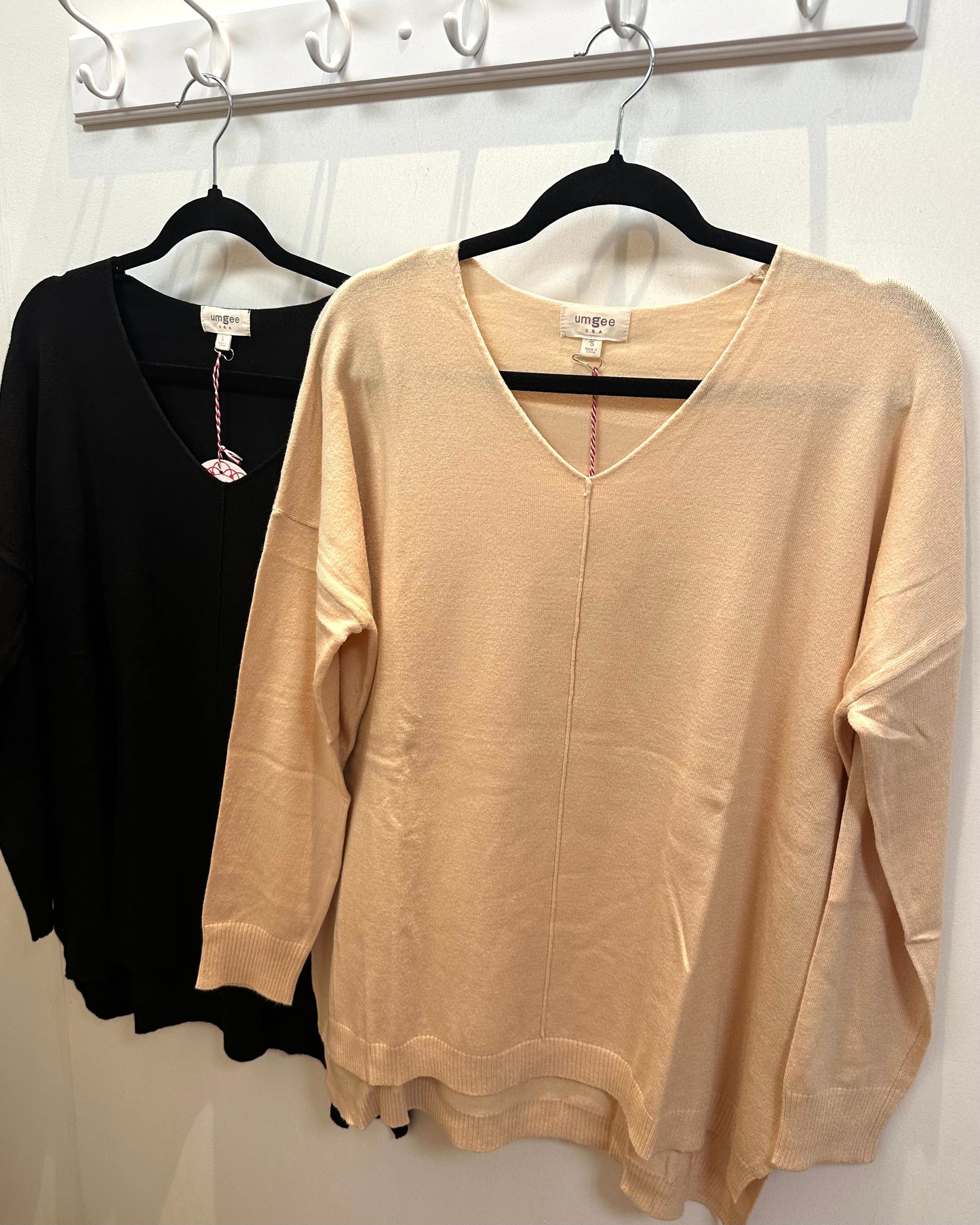 DOORBUSTER - Black V-neck Sweater