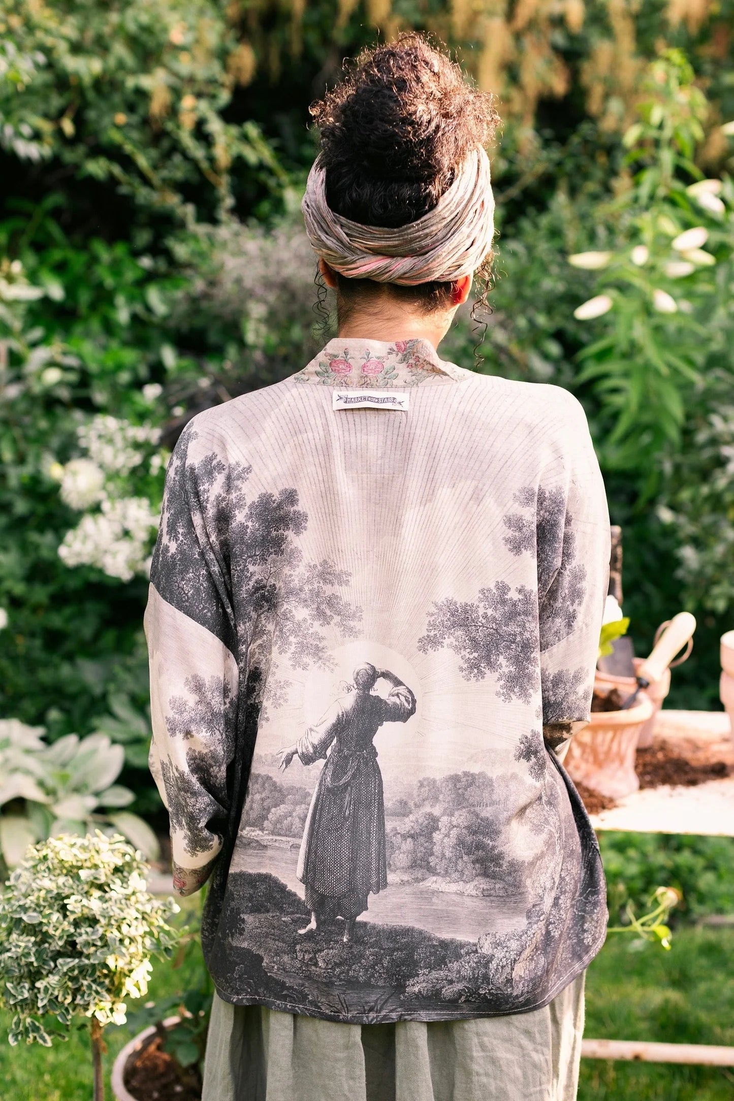 Market of Stars Cropped Kimono