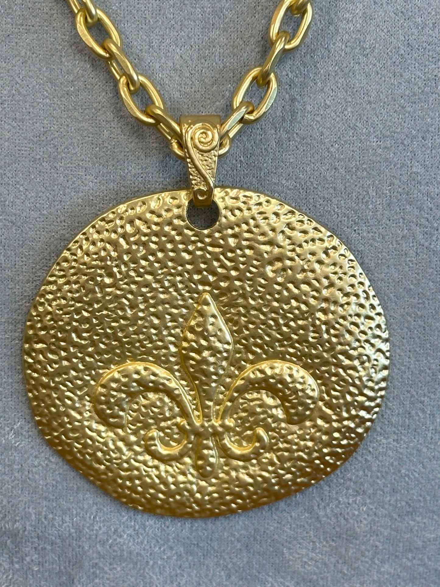 Chunky Matte Gold Medalion Necklace