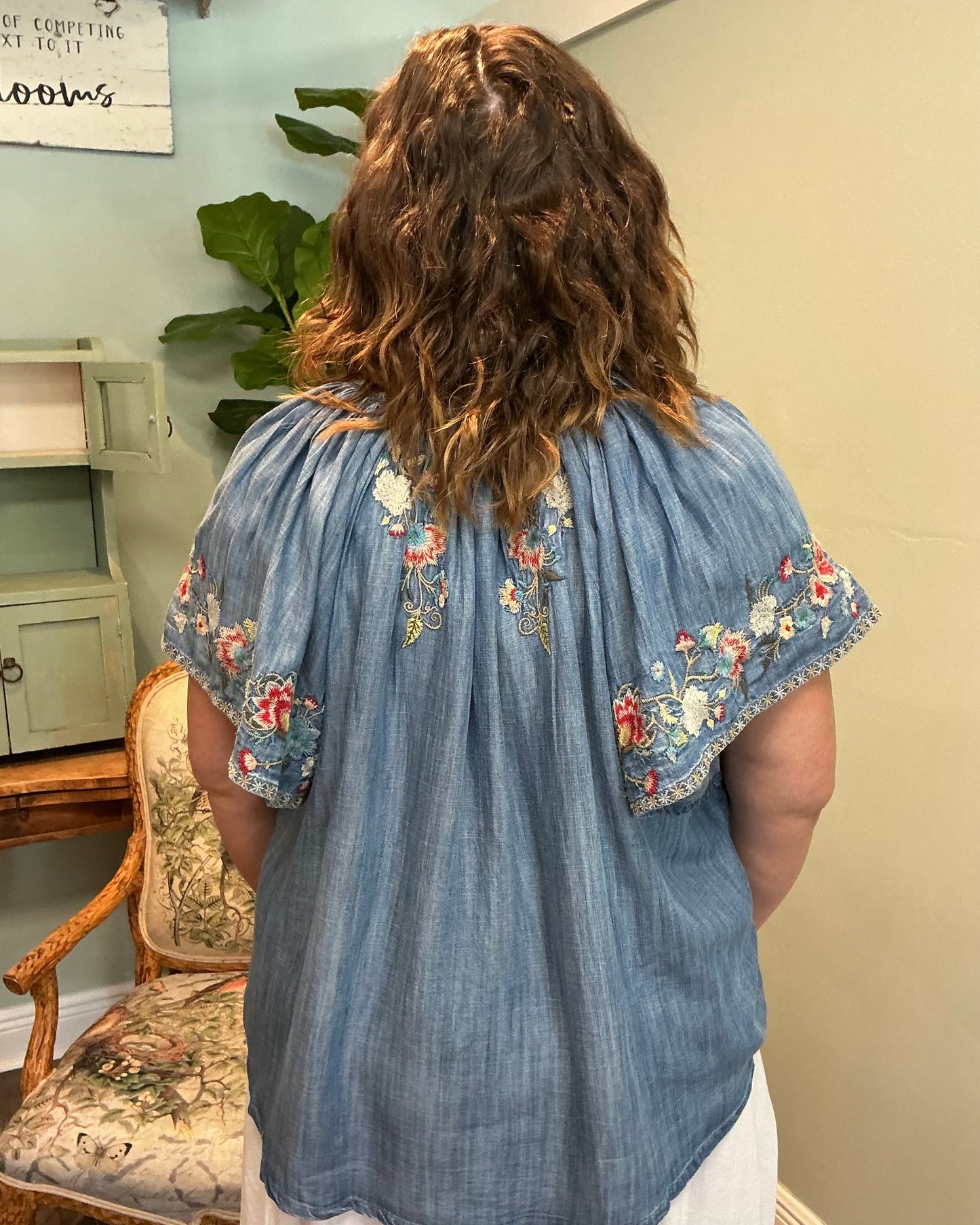 Embroidered Floral Notch V-neck Top