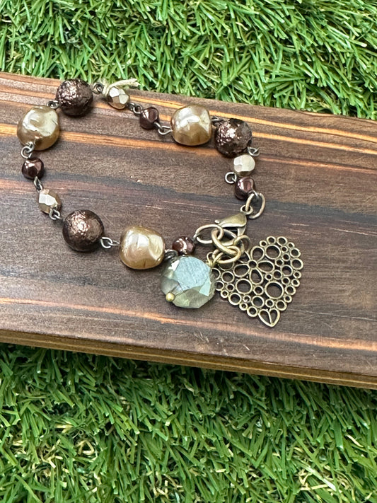 Mocha Bead with Metal Heart Bracelet
