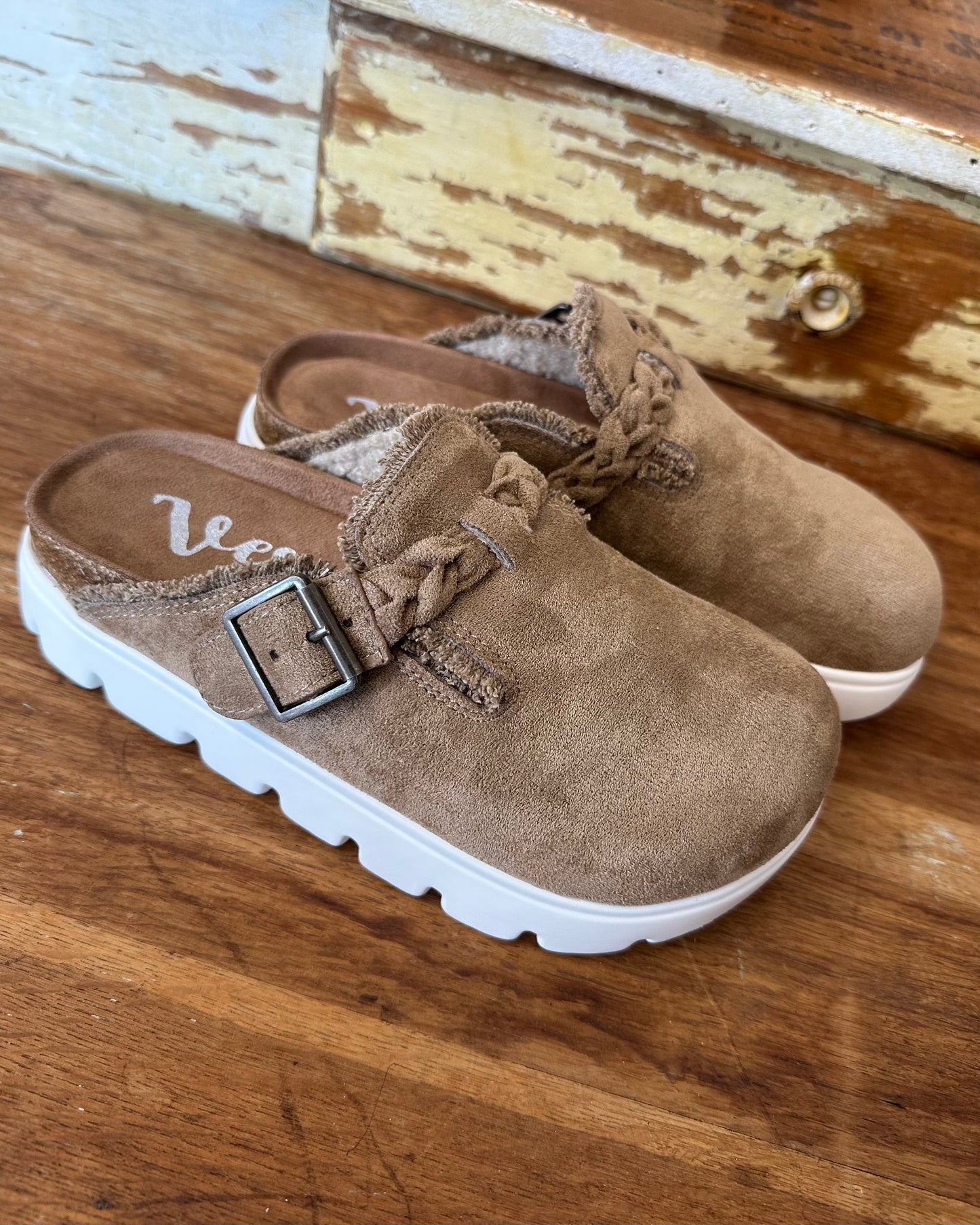Very G "Cali Mules" - Taupe