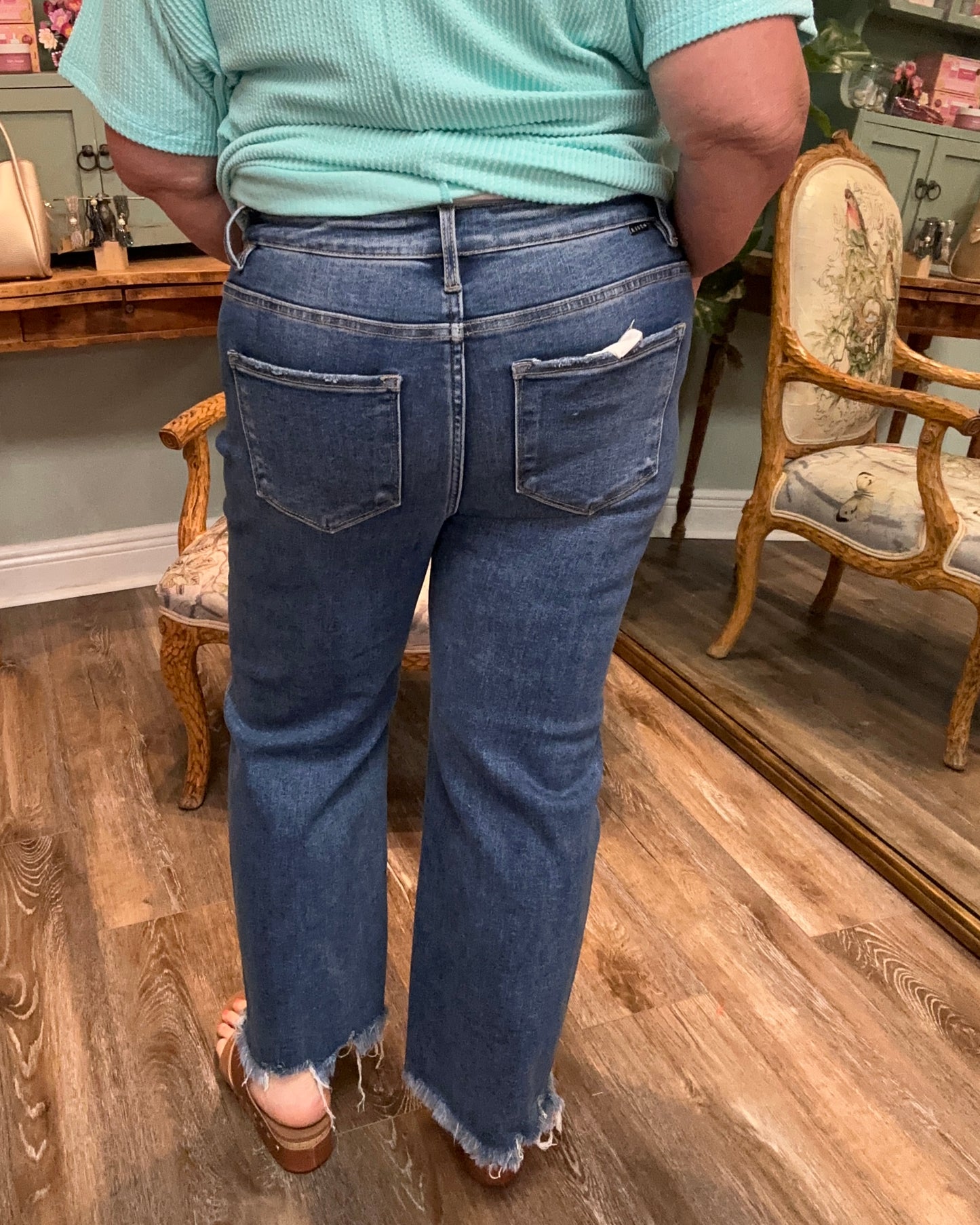 Risen Mid Rise Crop Straight Jean