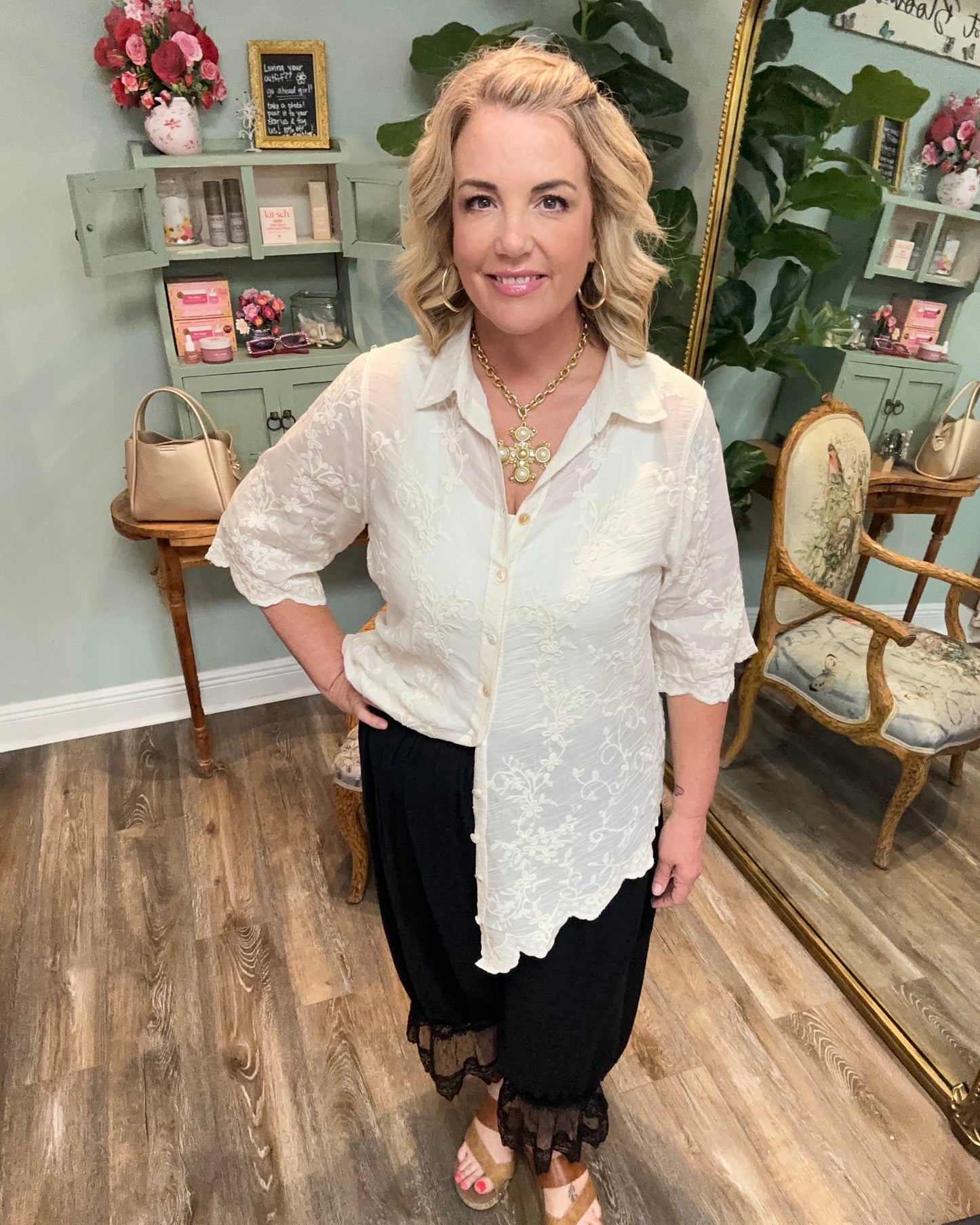 Crochet Design Floral Scalloped Edge Top
