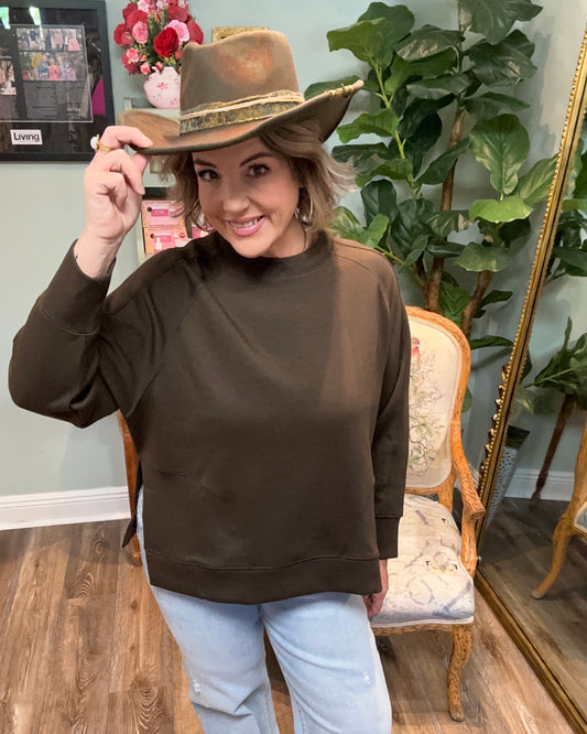 Round Neck Pullover