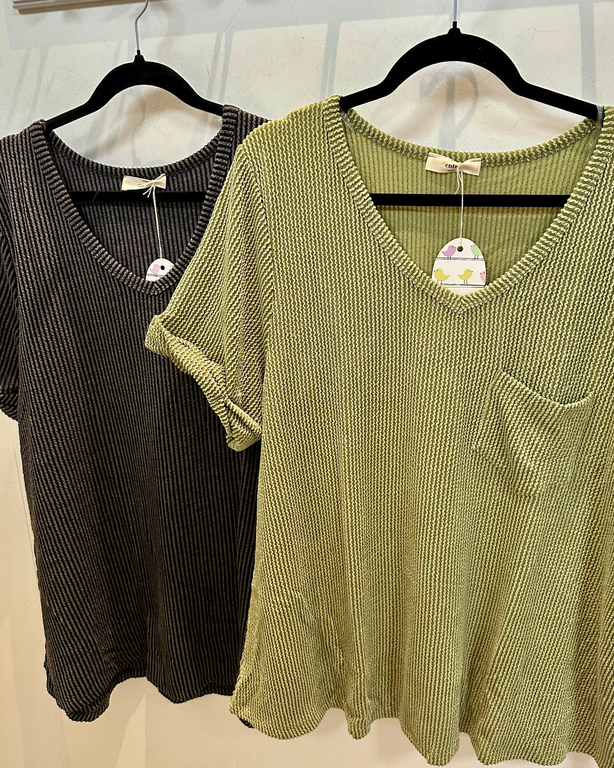 Ribbed V-Neck Pocket Top