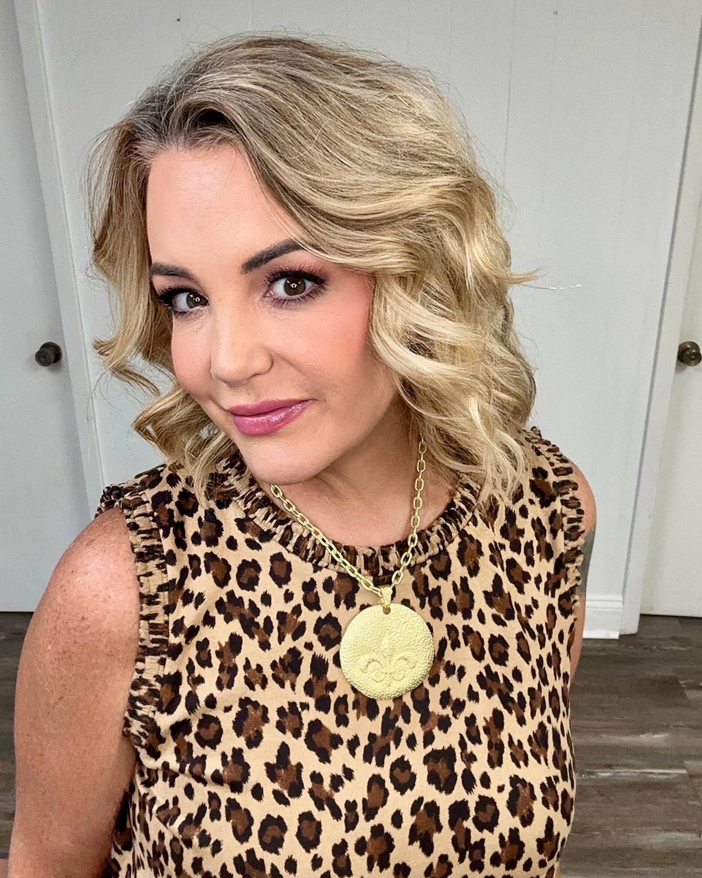 Chunky Matte Gold Medalion Necklace