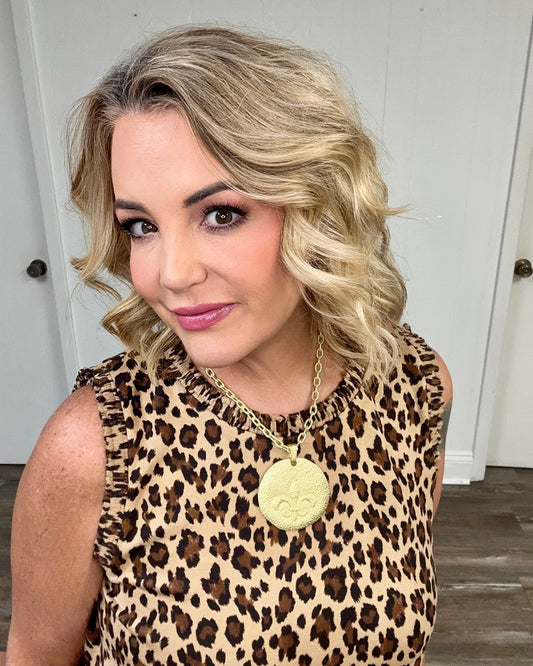 Chunky Matte Gold Medalion Necklace