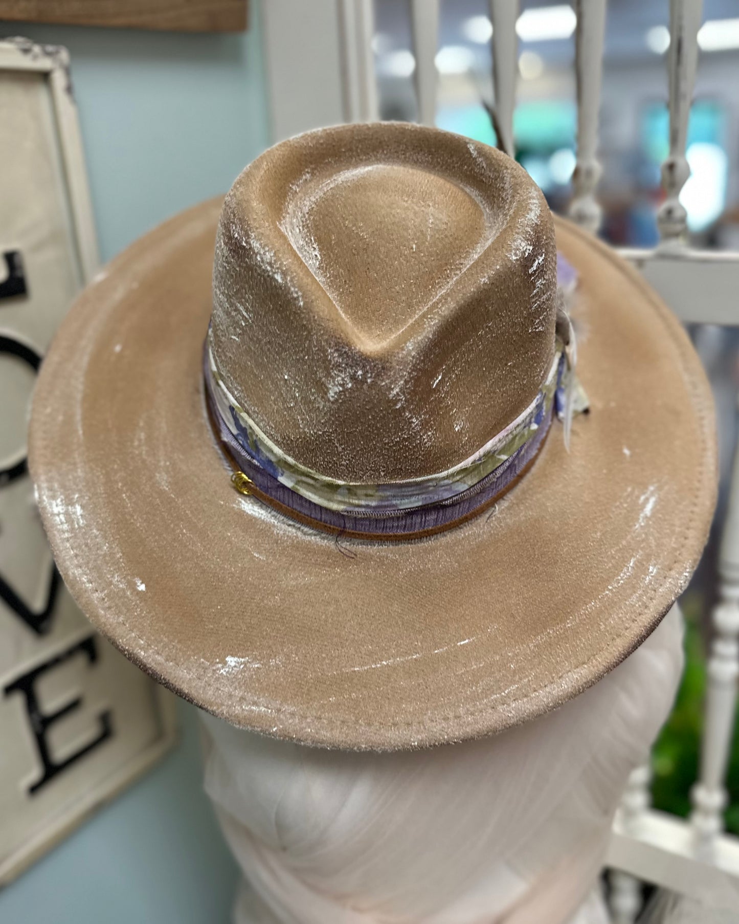 Vintage Chic - Flat Brim Distressed Hat